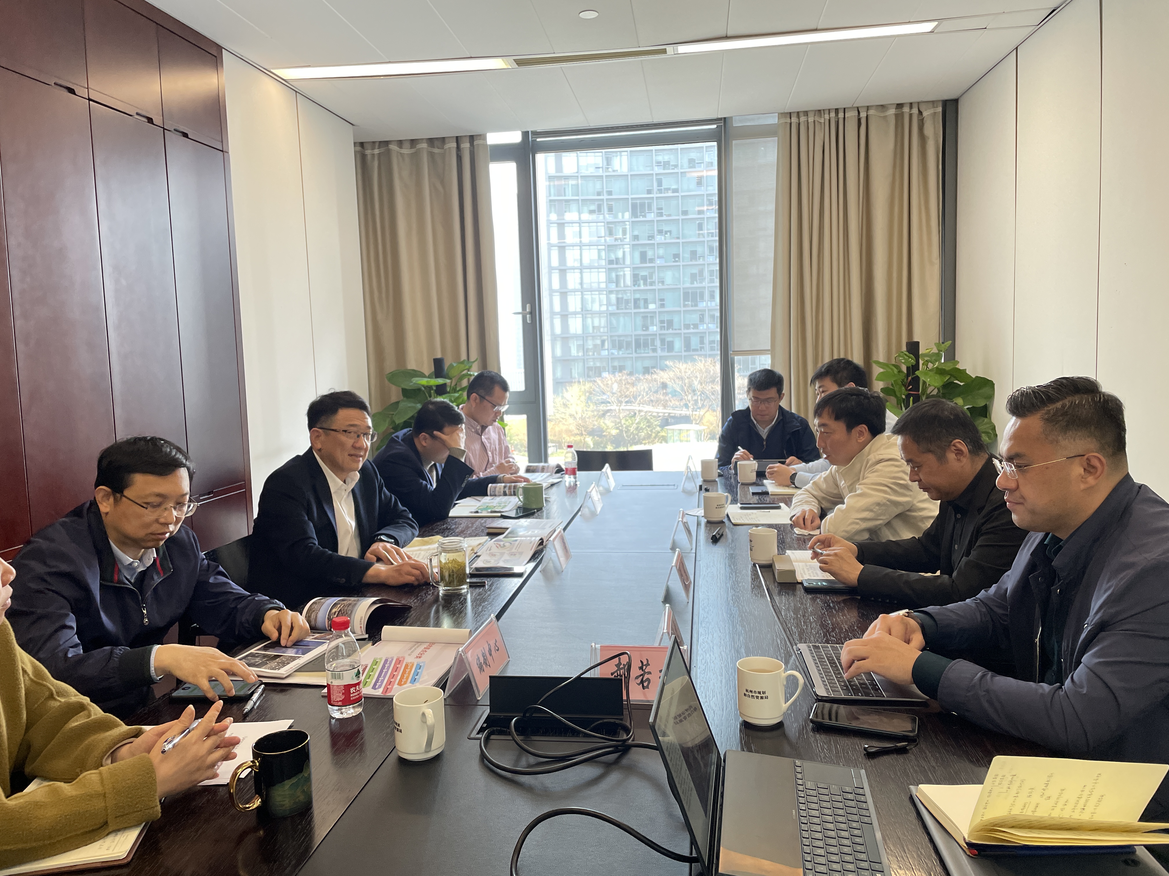 与集团和公司领导共同拜访杭州市资规局，并就城市规划及投融资展开探讨